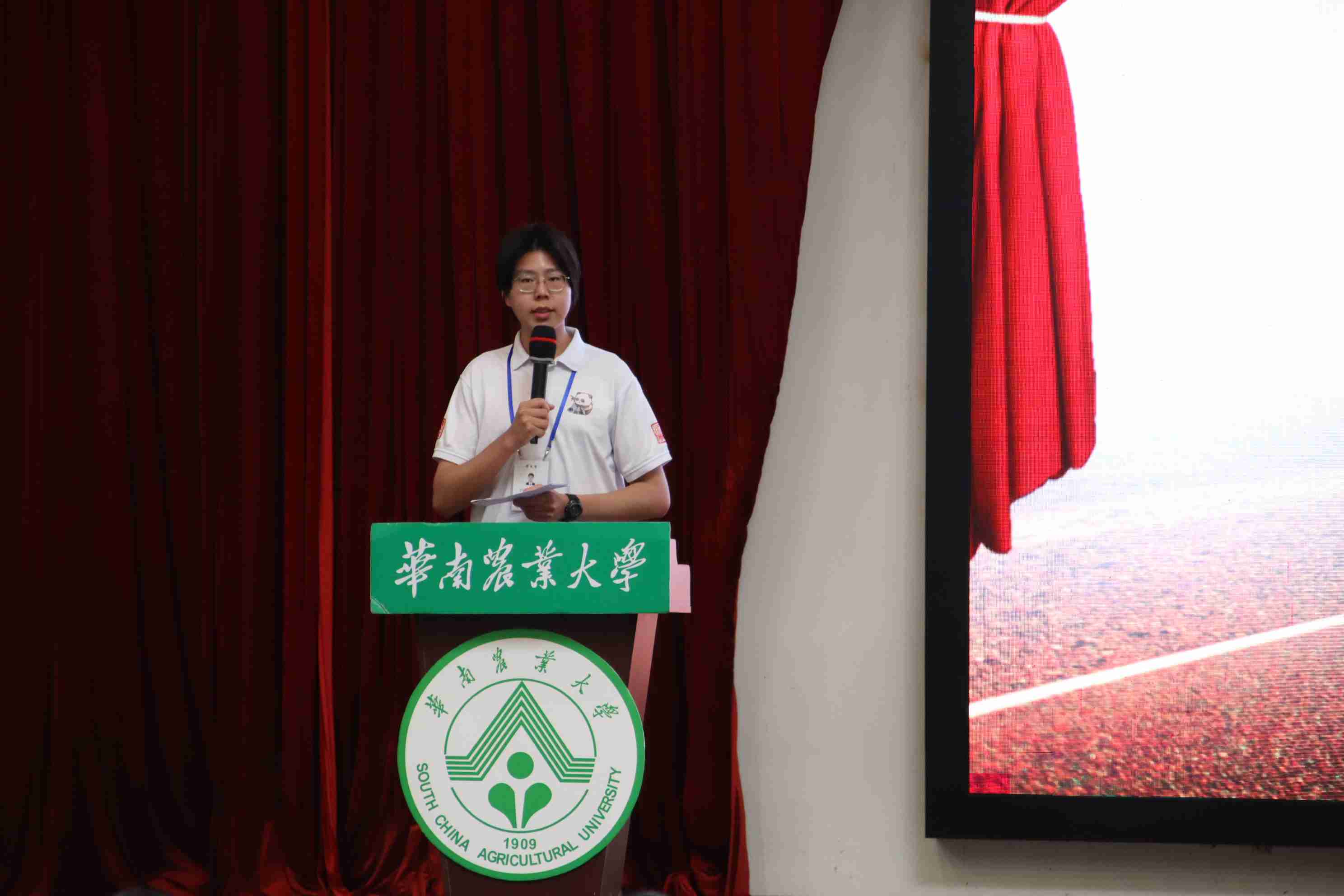 学生会工作照片